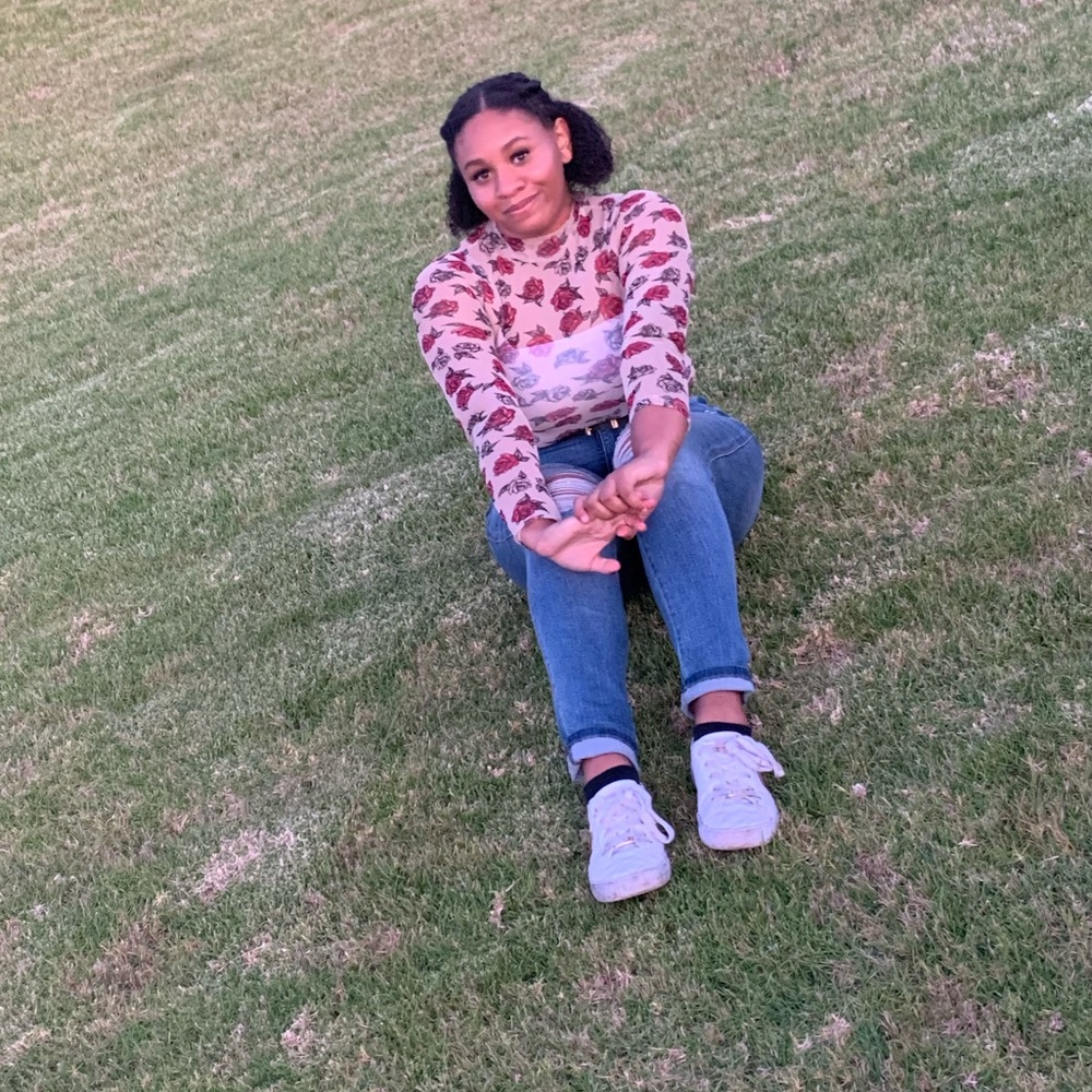 Meet your Posher, Emoni